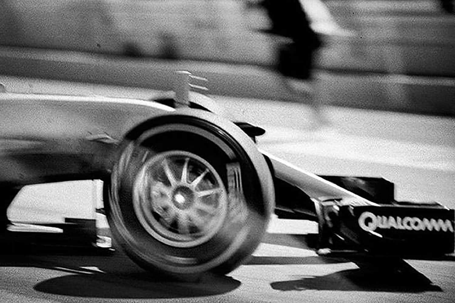 You are currently viewing Fotógrafo cria belas imagens da F1 com câmera de 100 anos