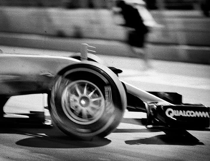 Fotógrafo Paul usa câmera de 100 anos F1